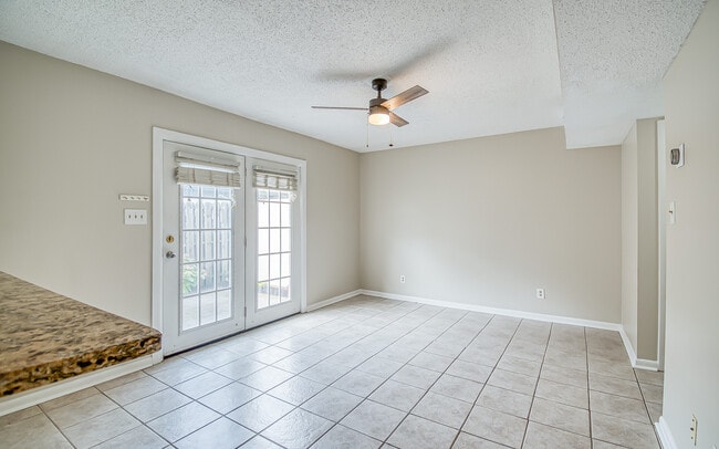 Building Photo - 7914 Gleason Dr