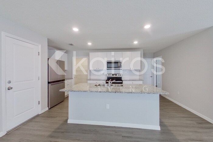 Building Photo - 8578 SW 44th Ct