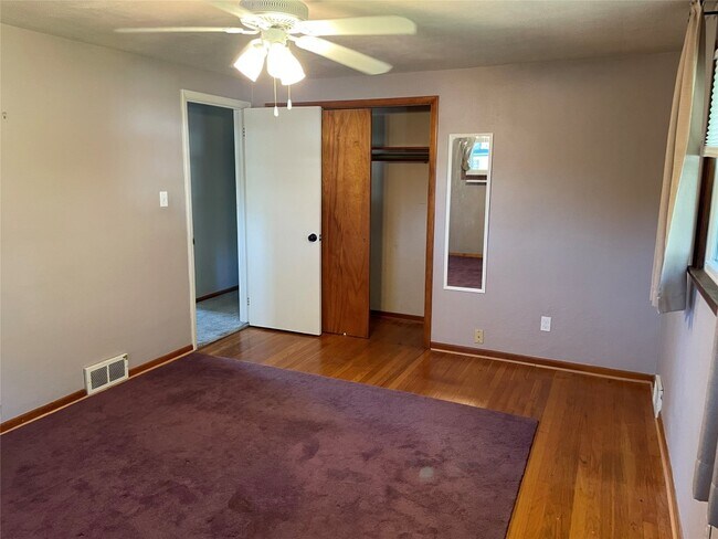 Building Photo - 524 Winston Dr