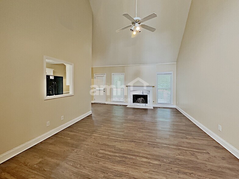 Building Photo - 4759 Julian Way