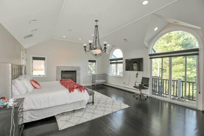 Building Photo - 357 Tom Hunter Rd