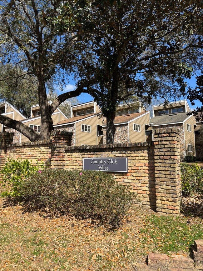 Building Photo - 3004 Ironwood Dr