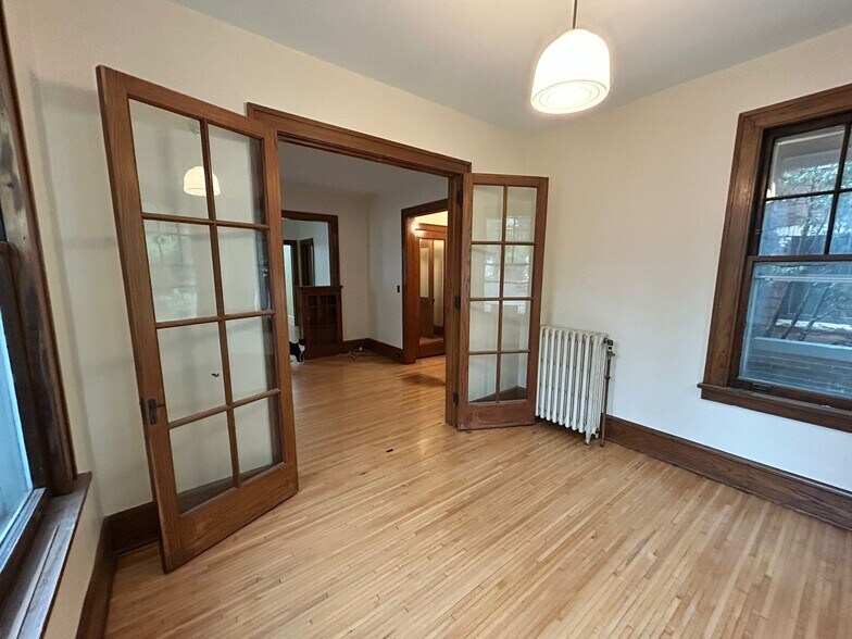 Entrance to the sun room - 2806 Pleasant Ave