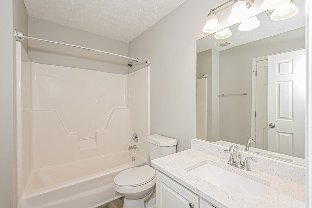 Building Photo - 444 Village Bluff Dr