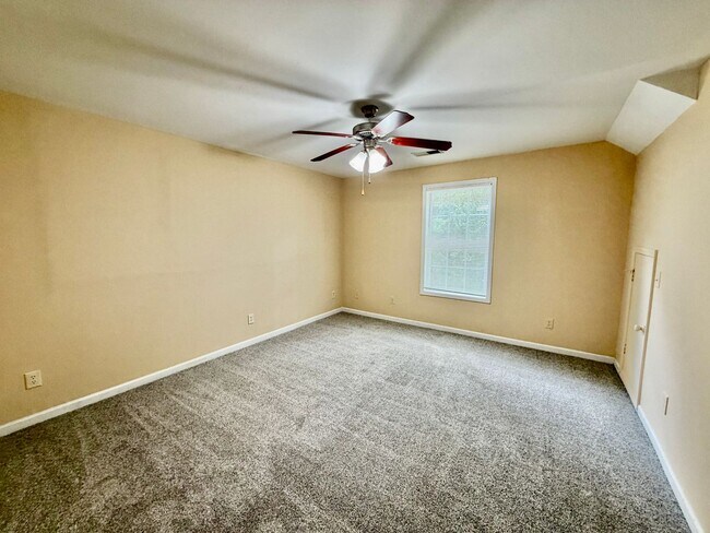 Building Photo - 27 Greenbrook Ct