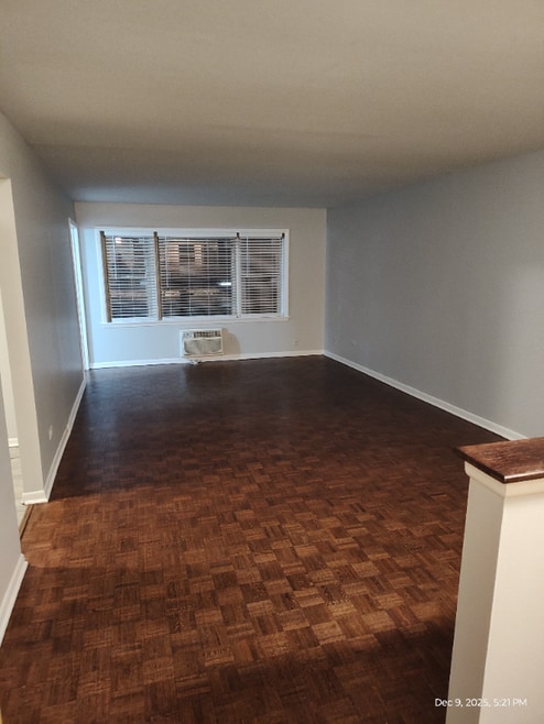 Building Photo - 8644 Skokie Blvd