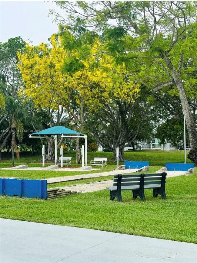 Building Photo - 358 Markham P