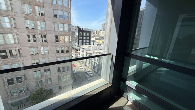 Building Photo - EPIC REA - Live at The Rockwell - View Cor...