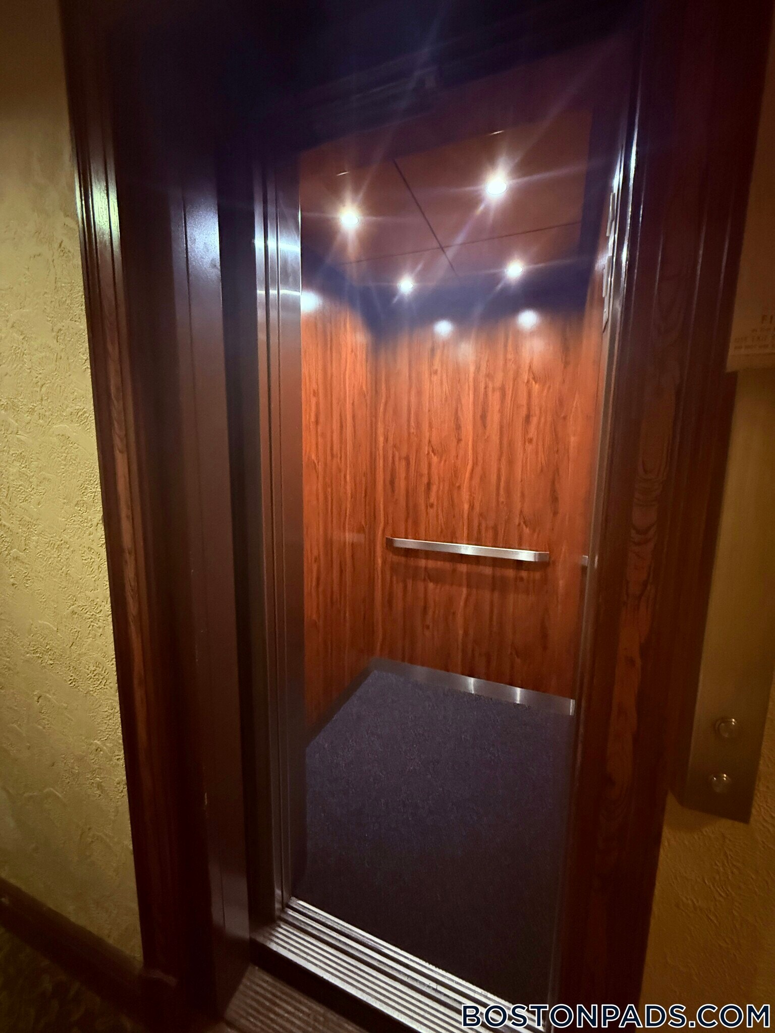 Building Photo - 2 Elmwood Ave