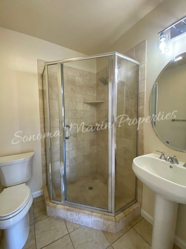 Building Photo - ~ Country Home ~ 2 Bedrooms & 2 Full Bathrooms with Attached Garage ~ Gated Community