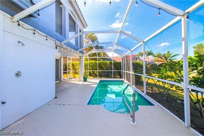 Building Photo - 135 Lady Palm Dr