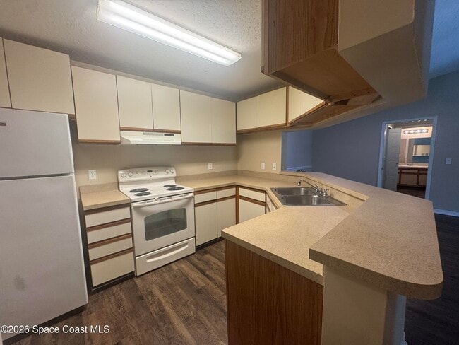 Building Photo - 7667 N Wickham Rd