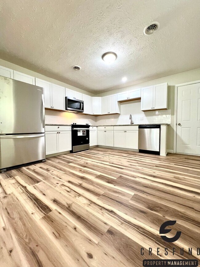 Building Photo - 3529 Torbay Dr
