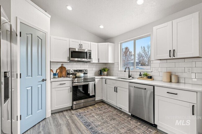 Building Photo - Remodeled Home in Kuna!