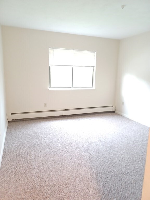 Building Photo - 151 Bittersweet Ln