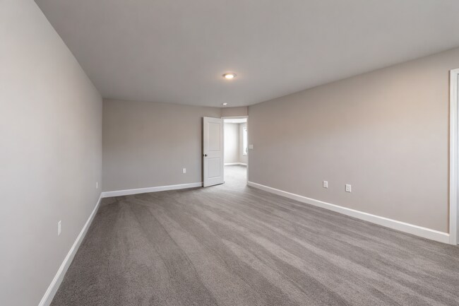 Building Photo - **6 Month Lease** New Construction Home-Hendersonville