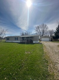 Building Photo - Two Bedroom Mobile Home