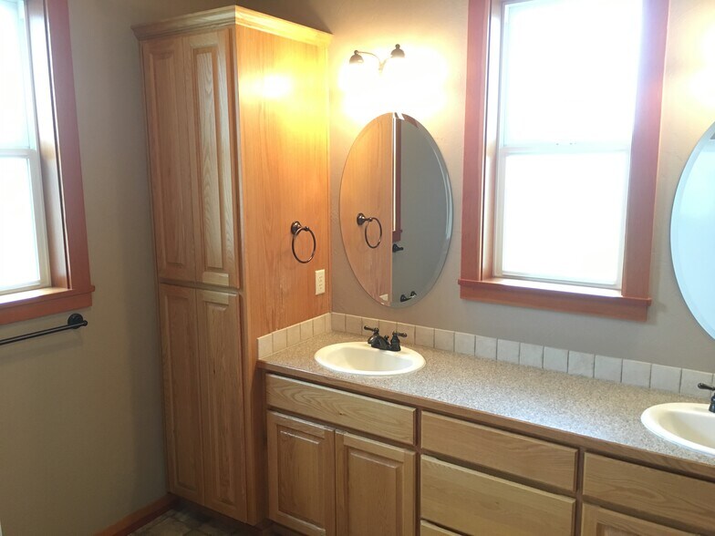 Building Photo - 91351 Donna Rd