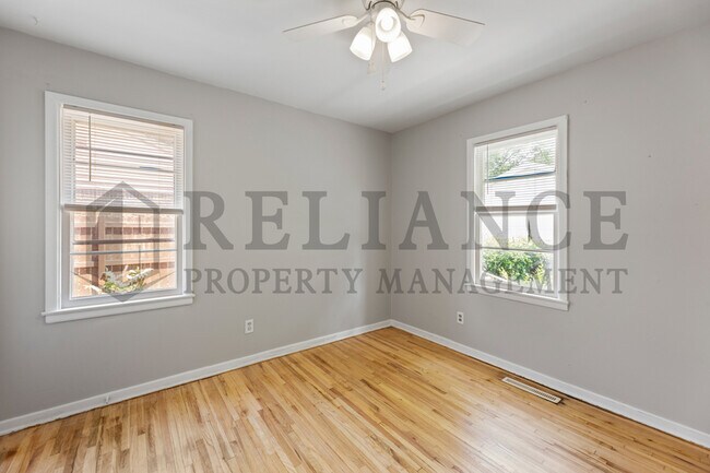 Building Photo - 1515 E Jump St