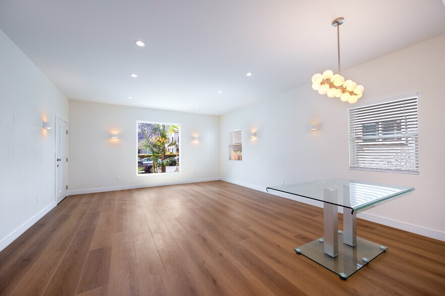 Living Room - 1448 S Holt Ave