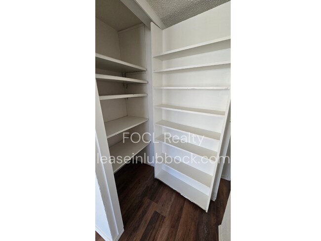 Building Photo - Bright and Open 4 Bedroom Home