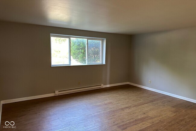 Building Photo - 4835 N Bolton Ave