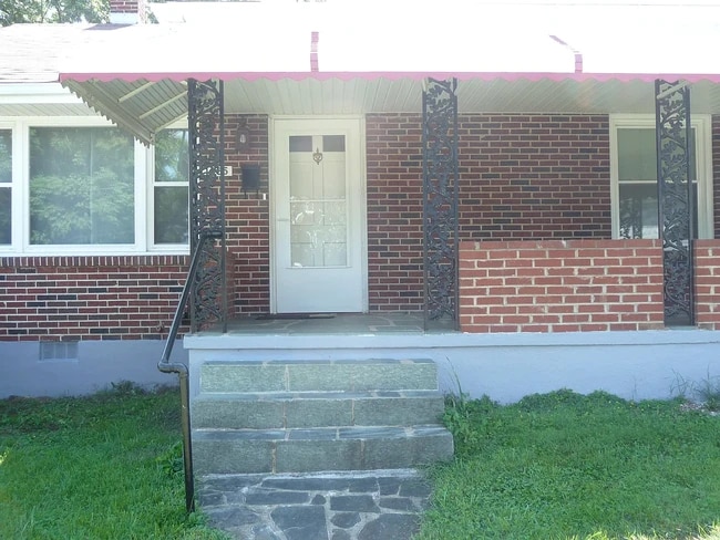 Building Photo - 1455 Greenbrier Ave SE