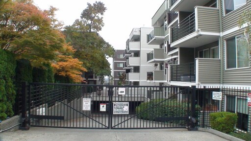 Primary Photo - Modern condo near downtown Seattle! Parkin...