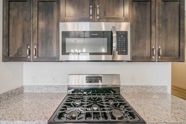 Building Photo - Modern 4-Bed Stand-Alone Home with Fenced Patio