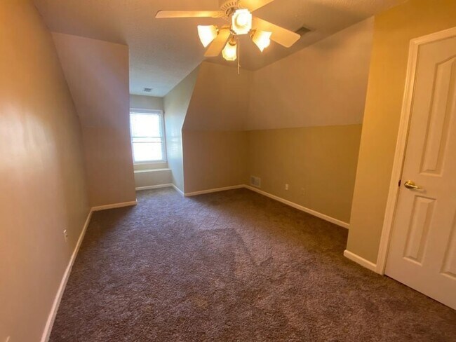 Building Photo - 1440 Asbury Dr