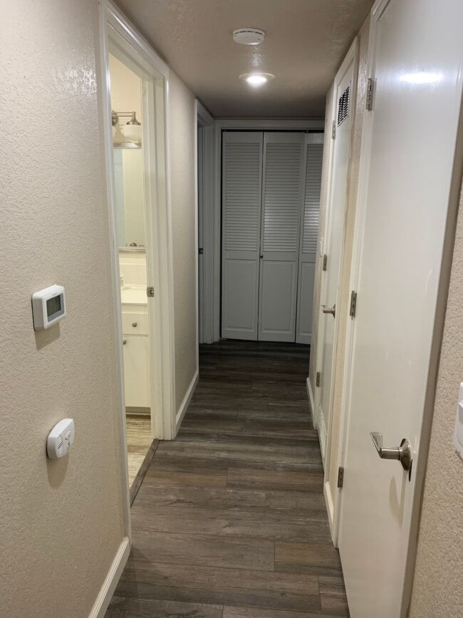 Building Photo - updated condo in central location