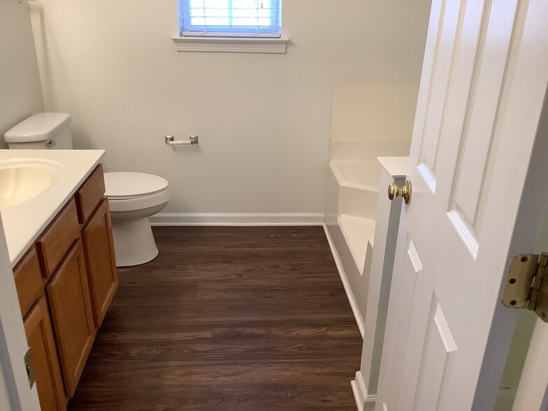 Building Photo - 214 Long Creek Pky