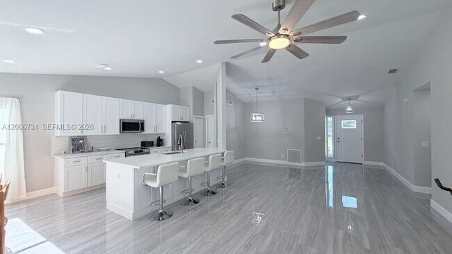 Building Photo - 1498 Beche St SE