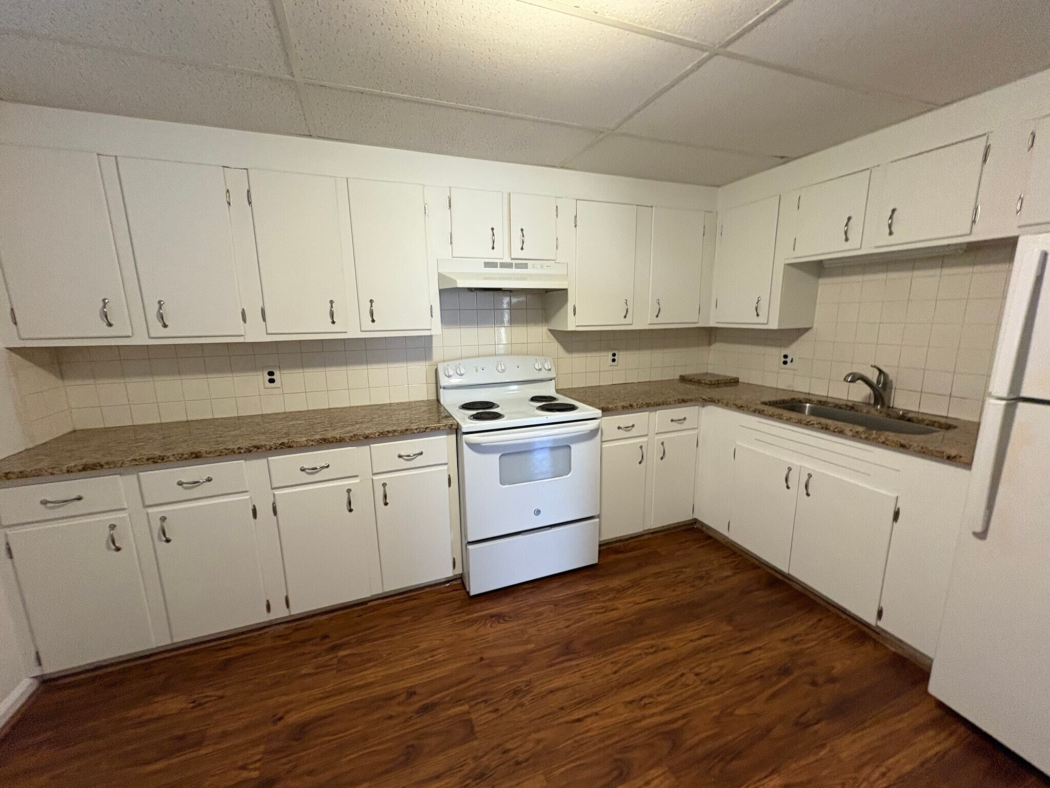 Building Photo - 9784 Village Hwy