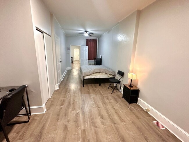 Building Photo - 546 N 11th St