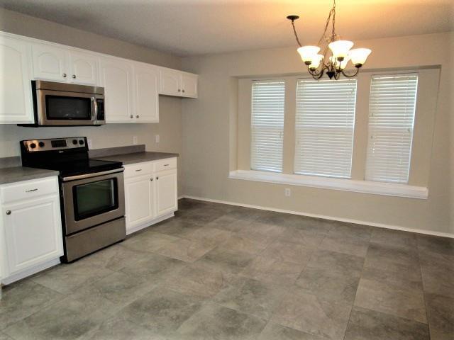 Building Photo - 9836 Carter Dr