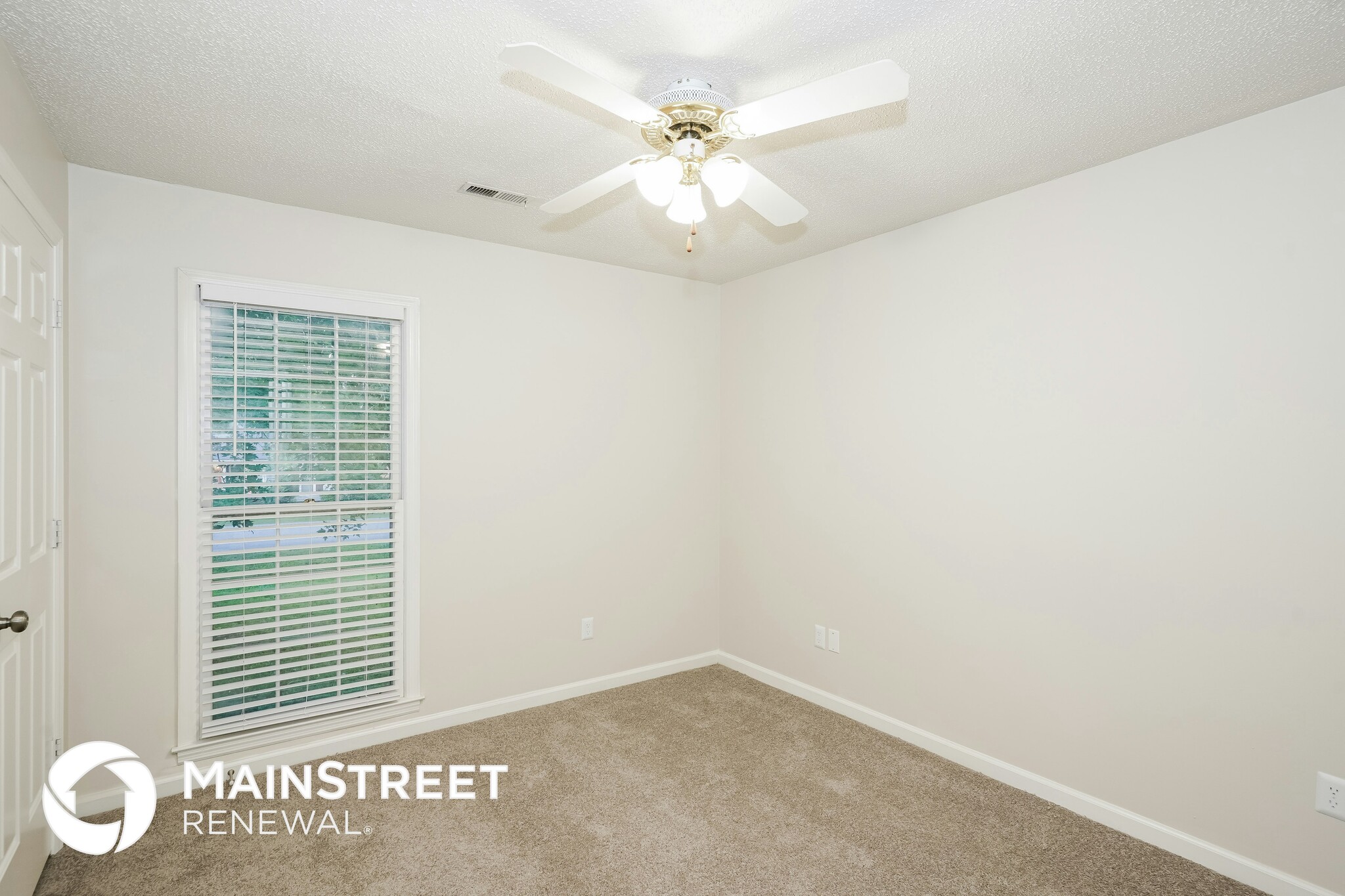 Building Photo - 537 Riverview Dr