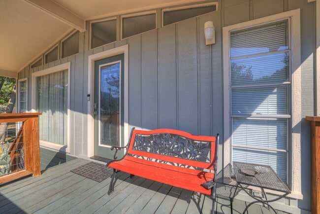 Building Photo - "Furnished 2-Bedroom Cottage Near Guadalup...