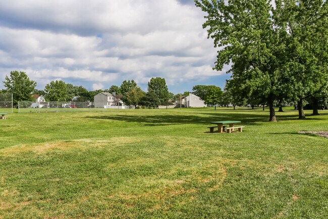 Building Photo - Spacious 3-bedroom Home in Groveport, OH