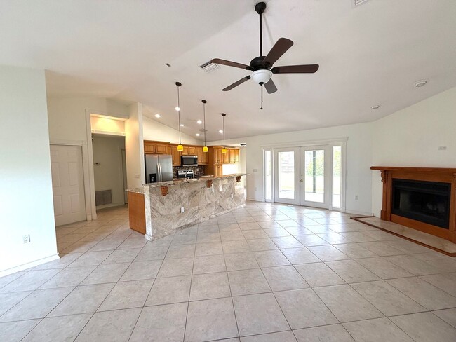 Building Photo - Spacious 3-Bed/2-Bath Home for Rent! Saras...
