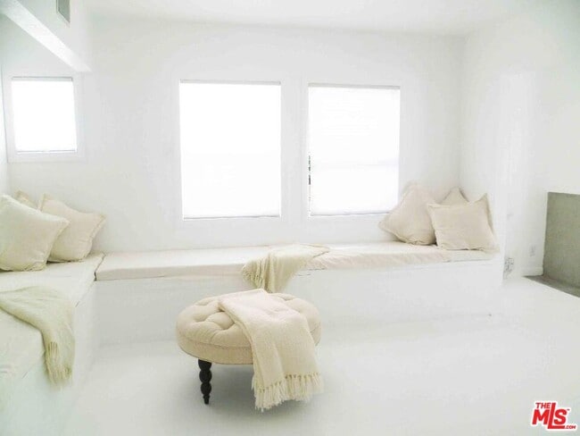 Building Photo - 409 Westminster Ave