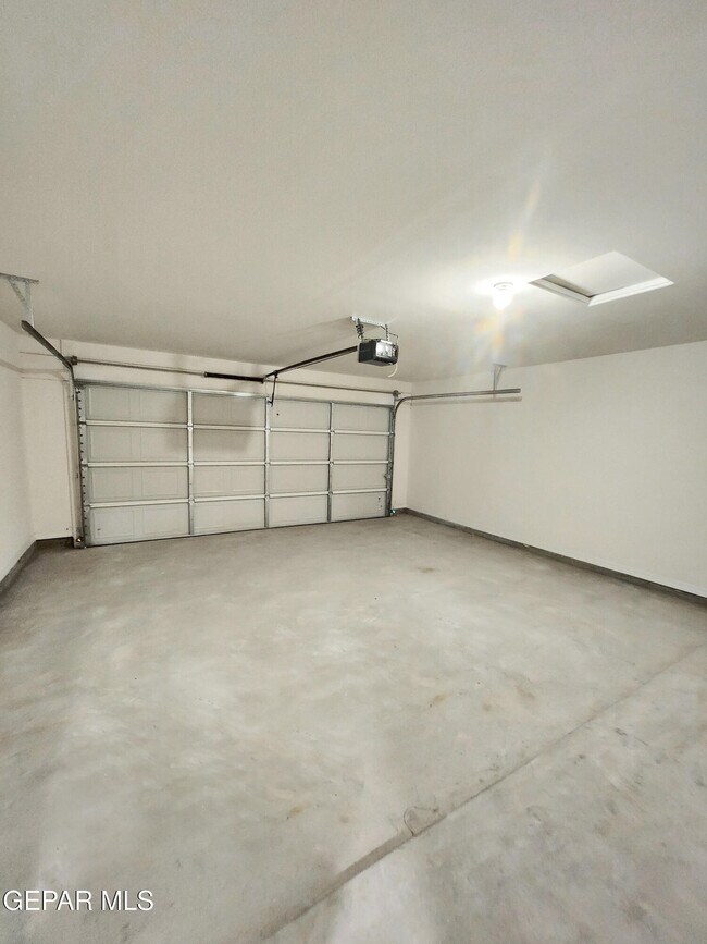 Building Photo - 14384 Star Cactus Ave