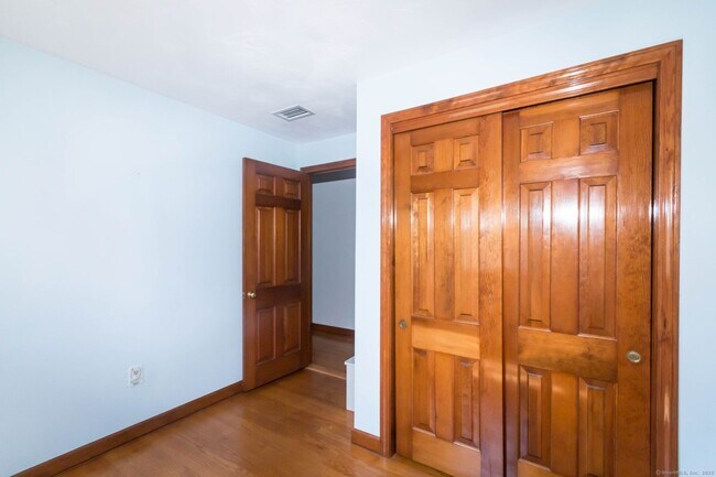 Building Photo - 32 Washburn Dr
