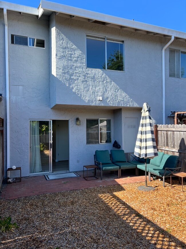 Building Photo - 405 Sailfish Dr