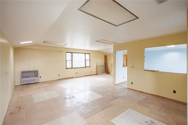 Building Photo - 200 Lakeshore Dr