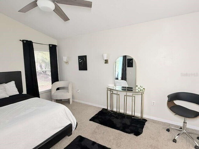 Building Photo - 3201 Saturn Ct