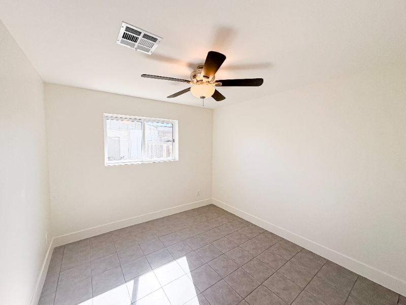 Building Photo - 458 S Mulberry