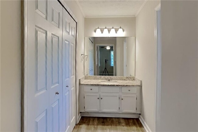 Building Photo - 3867 Buckland Dr SW