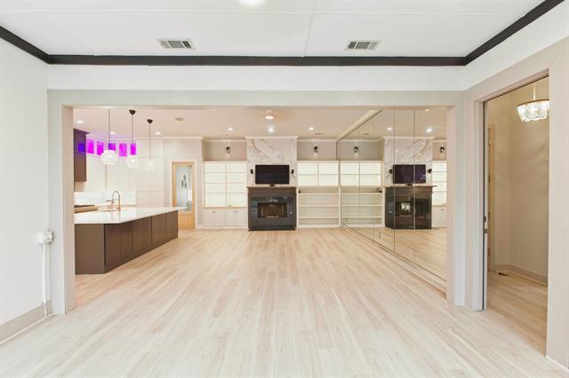 Building Photo - 3700 Watercrest Dr