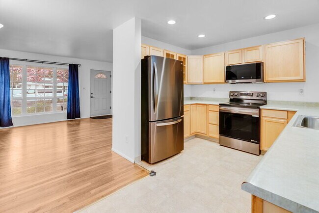 Building Photo - 12620 SW 12th St